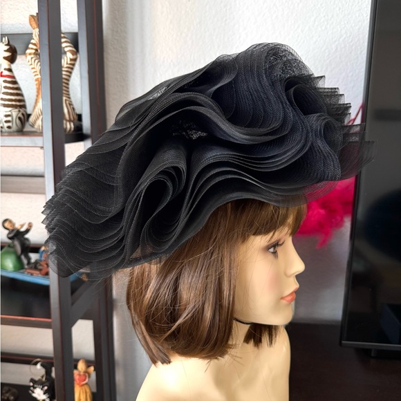 Vintage Leslie James Black Ruffled Hat - Picture 5 of 12